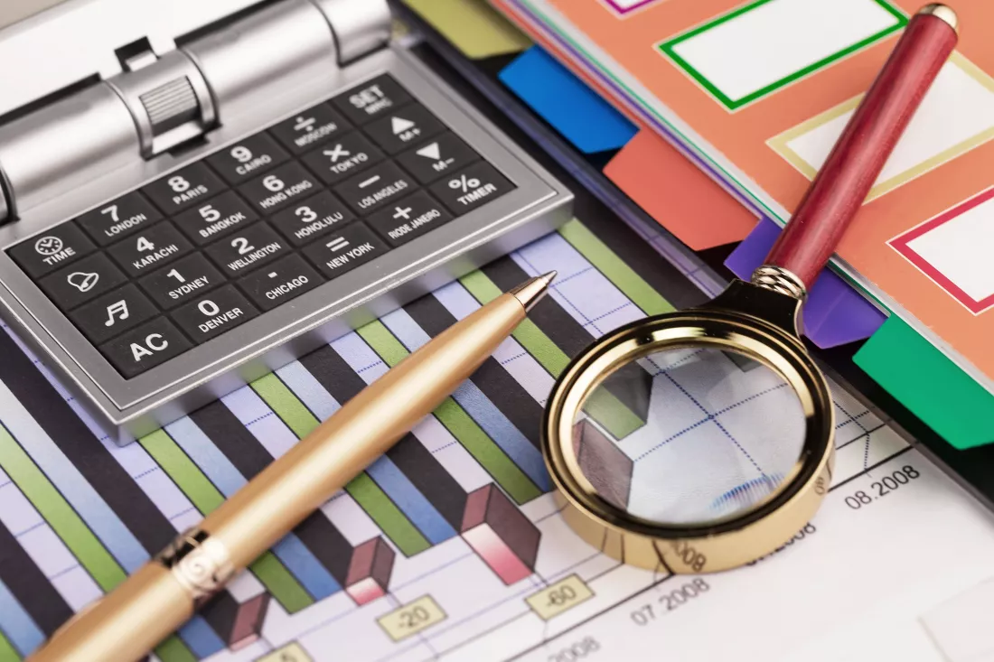 accessories-doing-business-office-table