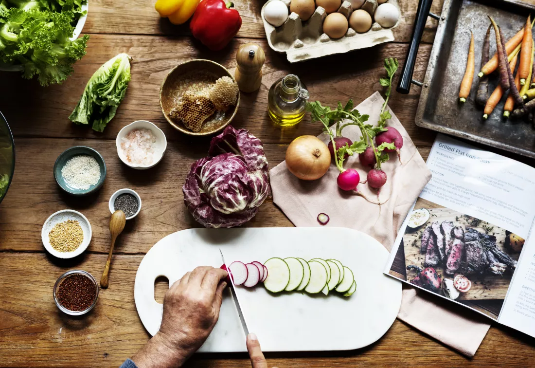 hands-using-knife-chopping-zucchini
